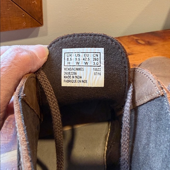 Men's Brown Leather Clarks desert Boots - Picture 7 of 9